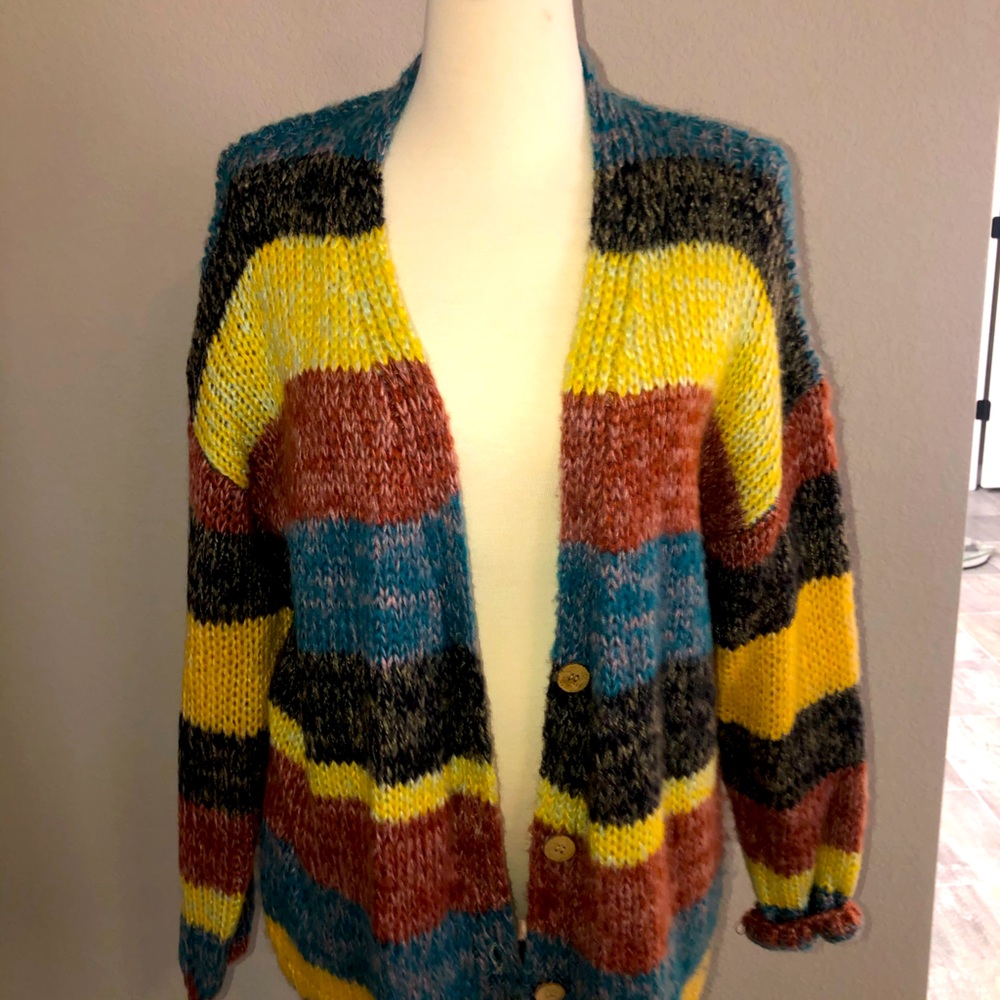 BKE sweater size large